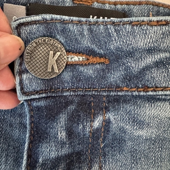 Kut from the Kloth Women’s Distressed Gidget Fray Blue Jean Shorts Size 6 - Picture 4 of 12
